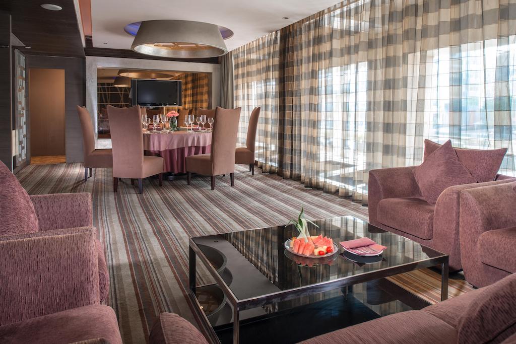 Logosun Hotel Wuhan Luaran gambar
